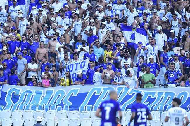 Pela primeira rodada do Campeonato Brasileiro, Corinthians e Cruzeiro se enfrentam na Neo Química Arena, em São Paulo