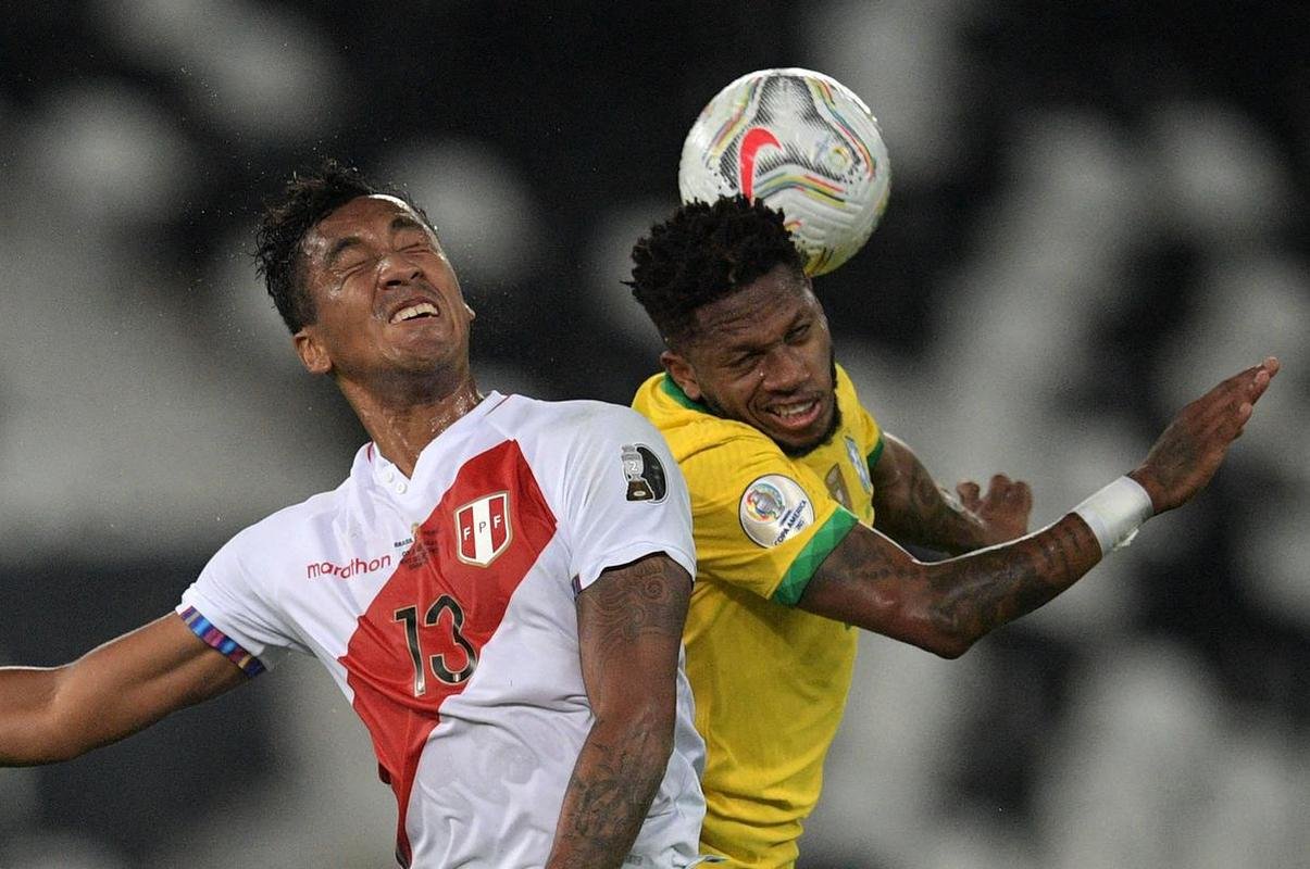 Brasil e Peru se enfrentaram no Estdio Nilton Santos, pelas semfinais da Copa Amrica 