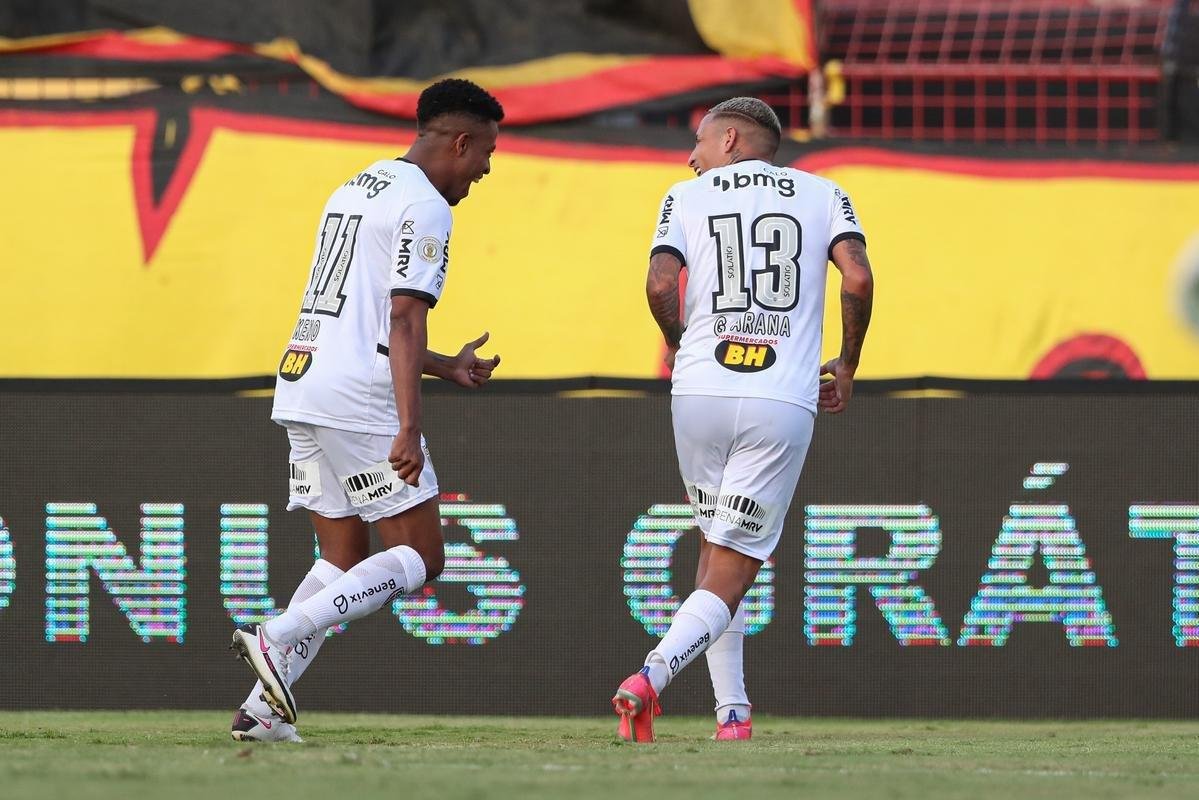 Em duelo pela 37 rodada do Brasileiro, o Atltico vence o Sport, na Ilha do Retiro, por 3 a 2