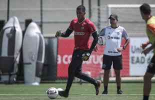 Fotos do primeiro treino de Junior Alonso no retorno ao Atltico