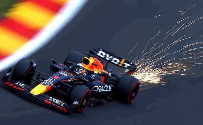 Aps dominncia de Carlos Sainz em primeiro treino, piloto holands da Red Bull volta a marcar menor tempo no TL2