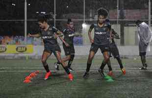 Reportagem acompanhou rotina de treinos do time feminino do Atltico