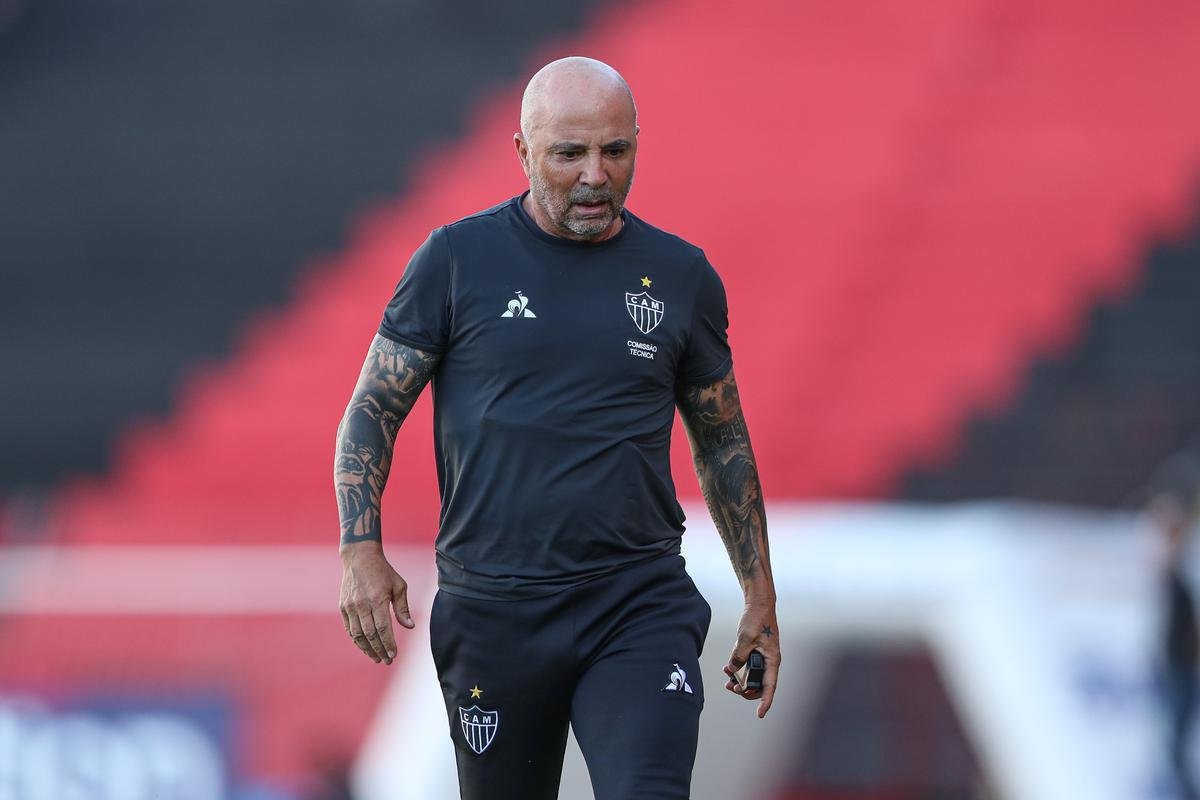 Em 21 de fevereiro de 2021, Sampaoli protagonizou cenas lamentveis ao discutir de forma rspida com o rbitro Rodolpho Toski Marques em Sport x Atltico, pelo Brasileiro