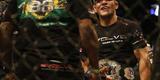 Fotos da vitria de Rafael dos Anjos, que valeu o cinturo dos leves do UFC