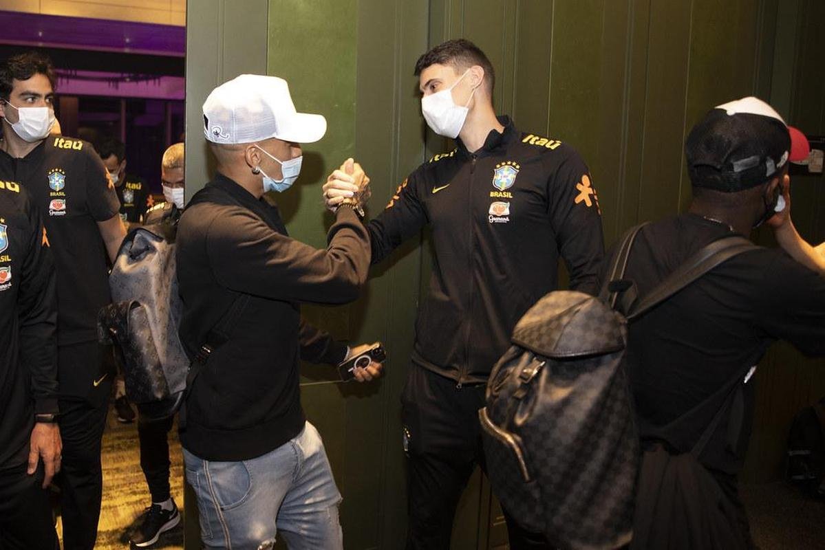 Jogadores se apresentam  Seleo Brasileira