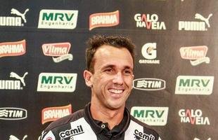 Thiago Ribeiro - Defendeu o Cruzeiro entre 2008 e 2011. Nesse per�odo, marcou 49 gols em 147 jogos e conquistou duas vezes o Campeonato Mineiro (2009 e 2011). Anos depois, j� em 2015, o atacante foi emprestado pelo Santos ao Atl�tico. Na primeira temporada, foi bem e marcou 10 gols em 38 jogos. No ano seguinte, participou de apenas tr�s partidas e na balan�ou as redes.