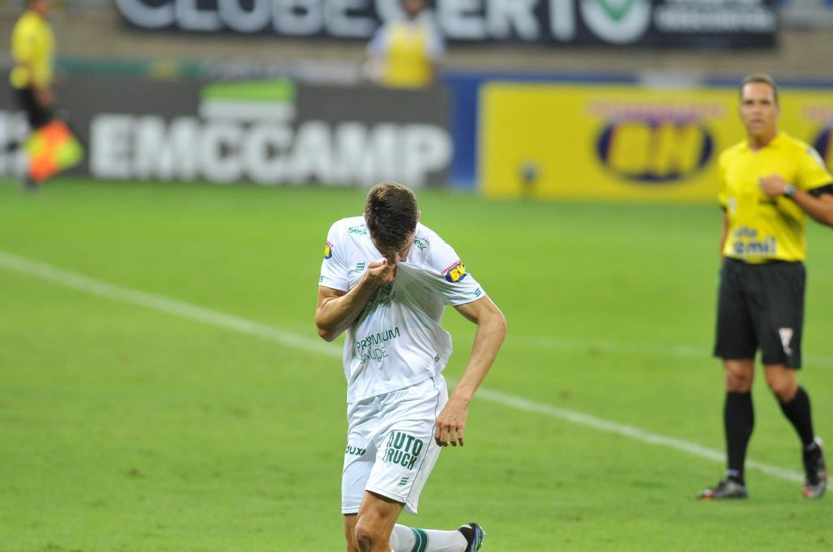 Fotos do clssico de ida da semifinal do Campeonato Mineiro, entre Cruzeiro e Amrica, no Mineiro, em Belo Horizonte