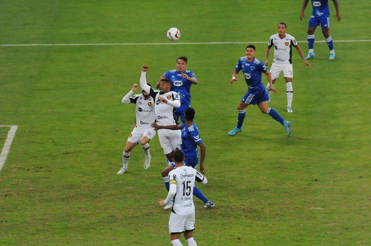 Fotos do jogo entre Cruzeiro e Sport, no Mineiro, em Belo Horizonte, pela 15 rodada da Srie B do Campeonato Brasileiro (28/6/2022)