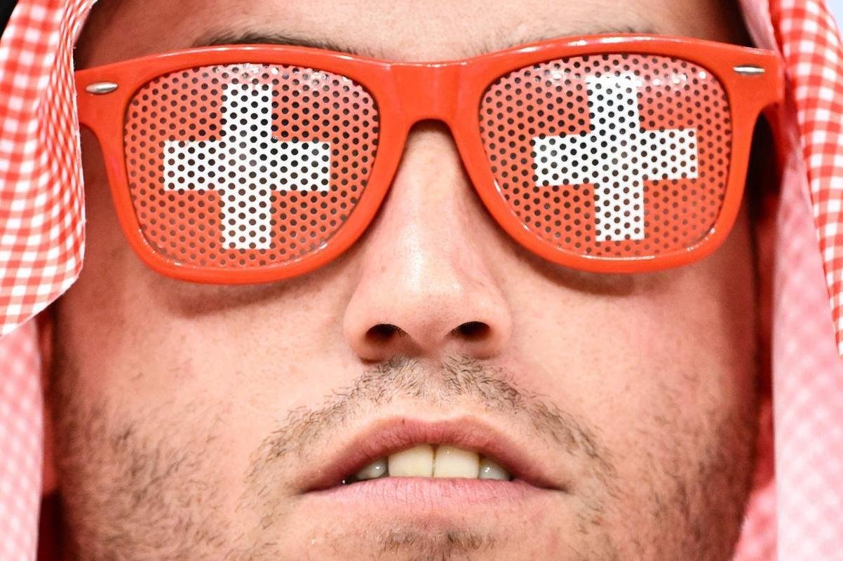 Torcedores de Portugal e Sua no Estdio Icnico de Lusail, pelas oitavas de final da Copa do Mundo 