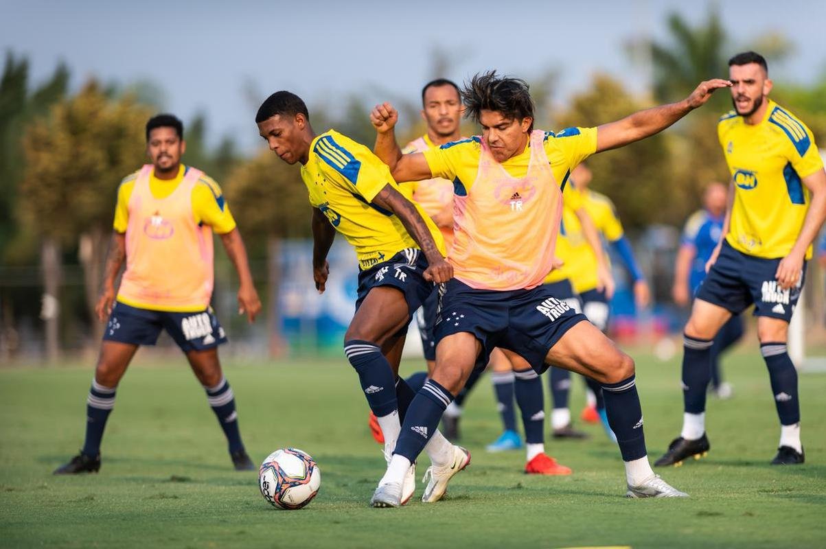 Fotos do treino do Cruzeiro desta segunda-feira (27/9)