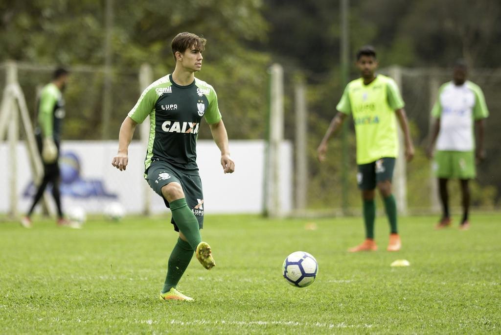 Z Ricardo, 22 anos - 30 jogos (12 no Mineiro e 18 no Brasileiro) - 

Mesmo oscilando com as mudanas de treinadores e por vezes prejudicado por leses, Z Ricardo mostrou que  um diamante bruto.  firme na marcao e tem tima viso de jogo e passe certeiro. Em muitos jogos, barrou concorrentes experientes na posio como Leandro Donizete, Juninho, David e Wesley. Superou a marca de 28 partidas de 2017 e atuou 30 vezes com a camisa americana na atual temporada. Pode ser a base do meio-campo formatado por Givanildo Oliveira para 2019.