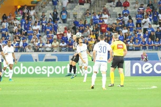 Imagens da torcida e da partida entre Cruzeiro e Santos, no Mineiro