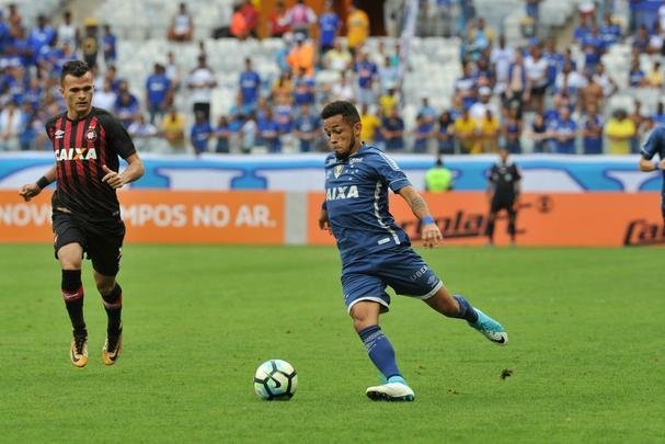 Fotos do jogo entre Cruzeiro e Atltico-PR, no Mineiro, pela 32 rodada do Brasileiro