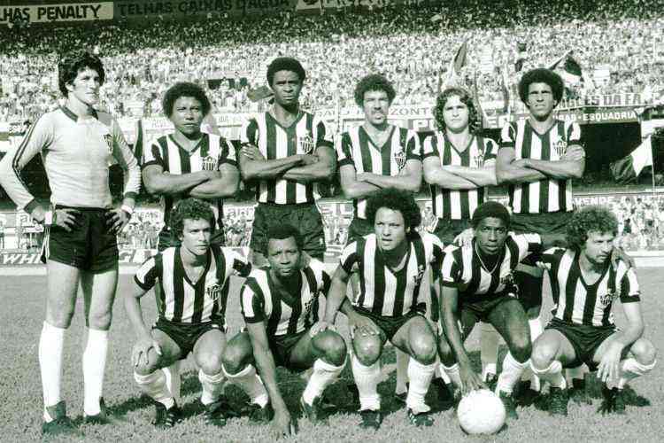 26/03/1978 - Palestino (Chile) 4 x 5 Atltico - Ziza (primeiro agachado da direita para a esquerda) marcou dois gols pelo Galo