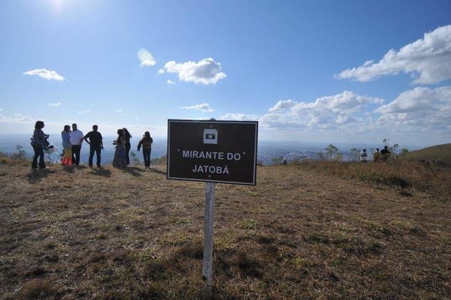 Foto do Mirante do Jatob, em Brumadinho, local onde o volante Henrique, do Cruzeiro, sofreu acidente de carro na sexta-feira (26/6) (Alexandre Guzanshe / EM DA PRESS)