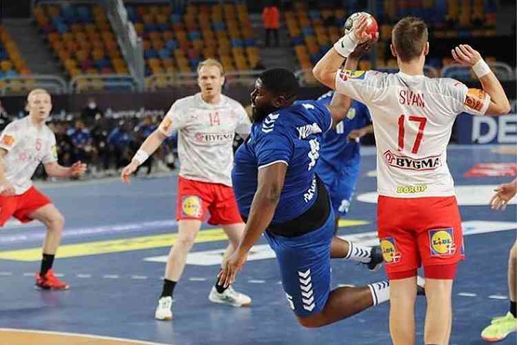 Pivô de 130 kg faz sucesso no Mundial e vira 'Shaq do handebol' - Fotos -  R7 Fora de Jogo