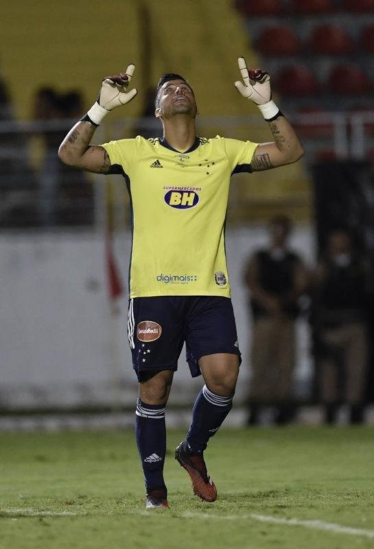 Depois de empatar por 1 a 1 com o Boa, em jogo nico da segunda fase da Copa do Brasil, o Cruzeiro venceu nos pnaltis por 5 a 4 e avanou na competio. Partida foi realizada no Estdio Melo, em Varginha, na Regio Sul de Minas.