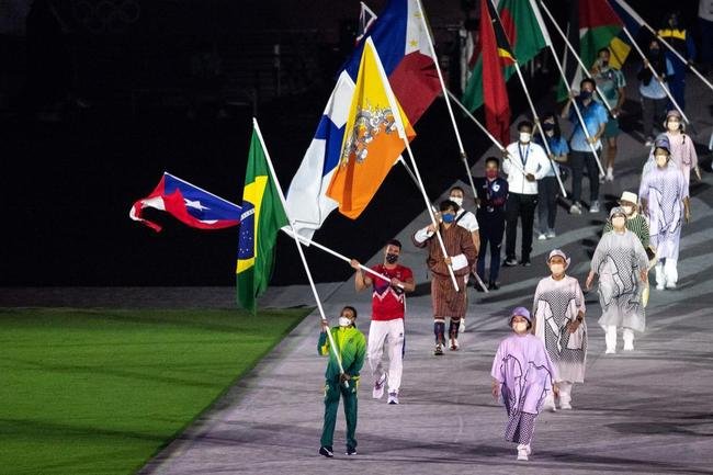 Delega��o Brasileira na Cerim�nia de Encerramento dos Jogos de T�quio; Rebeca Andrade foi a porta-bandeira do Brasil