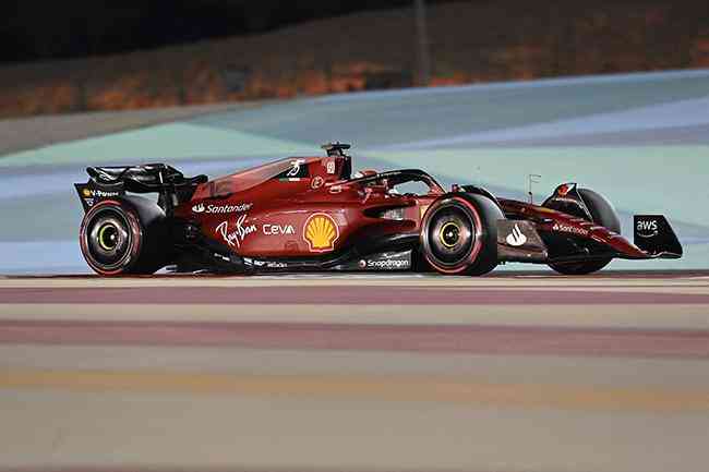 GP de Singapura: Sainz lidera nova dobradinha da Ferrari em