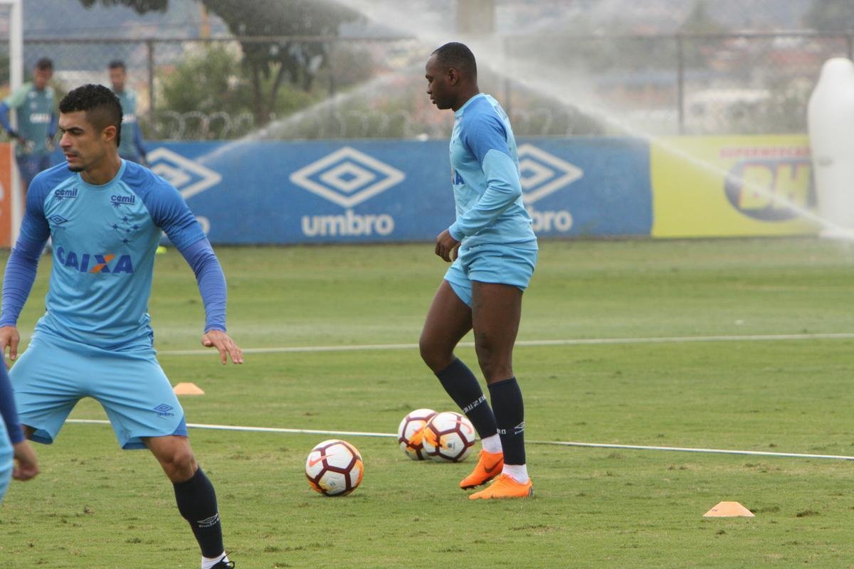 Imagens do treino do Cruzeiro neste domingo (20/05/2018)