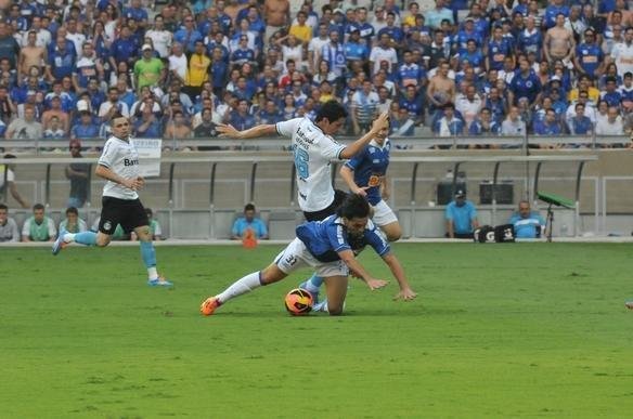 Partida vlida pela 33 rodada do Brasileiro, no Mineiro