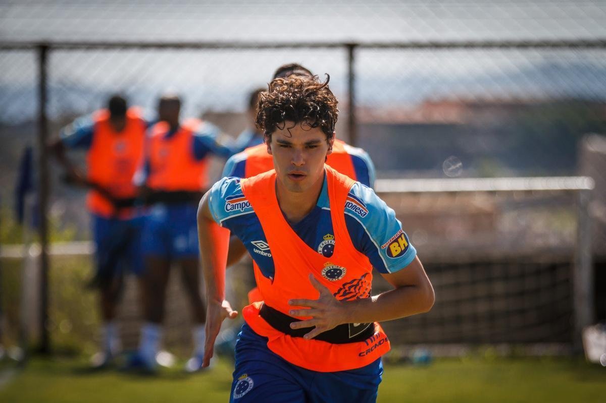 Cruzeiro se prepara para a partida contra o So Paulo, no domingo, s 16h, no Morumbi