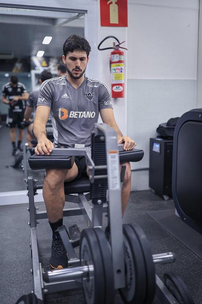 Igor Rabello - Segue no Atltico e est em recuperao de grave leso no joelho.