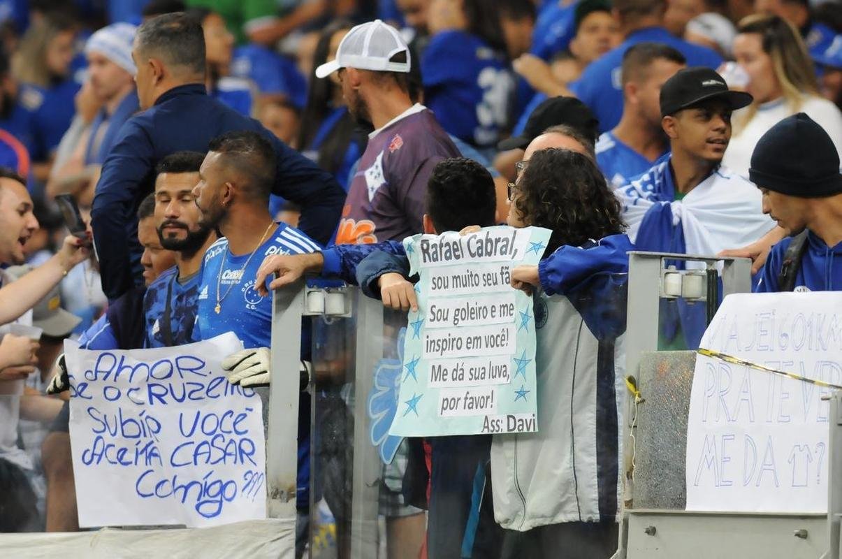 Fotos da torcida do Cruzeiro no Mineiro durante a partida contra o Sport, nesta tera-feira (28/6), pela 15 rodada da Srie B do Campeonato Brasileiro