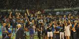 Imagens da premiao, da festa do time e da torcida cruzeirense no Mineirinho com o tri da Superliga