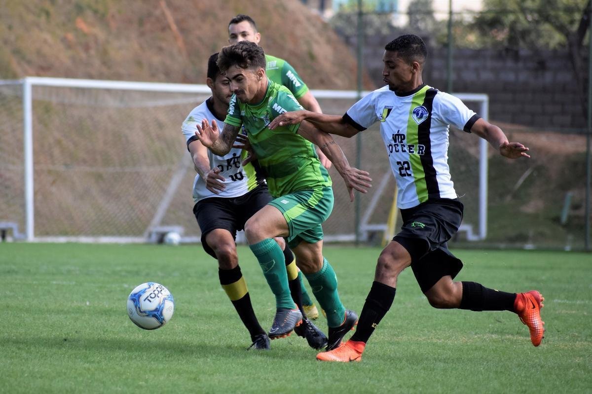 Imagens do jogo-treino do Amrica contra o Inter de Minas