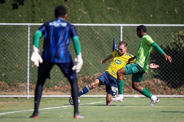 Cruzeiro empatou por 1 a 1 com o Boavista-RJ em jogo-treino realizado neste sbado (22/5), na Toca da Raposa II. Rafael Sobis marcou o gol celeste, enquanto Douglas Pedroso fez para a equipe do Rio de Janeiro.