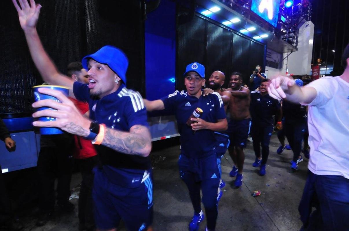 Festa do Cruzeiro na Praa 7 de Setembro, em Belo Horizonte, em comemorao ao acesso  Srie A do Campeonato Brasileiro de 2023