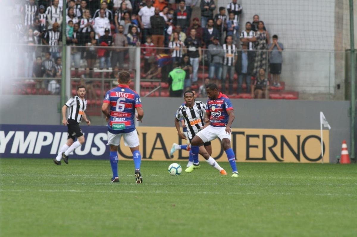 Imagens da partida entre Atltico e Fortaleza, no Independncia