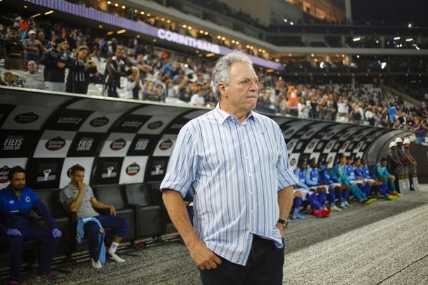 Com gols de Fred e Éderson, Cruzeiro venceu Corinthians de virada, por 2 a 1, em São Paulo, e saiu da zona de rebaixamento do Campeonato Brasileiro