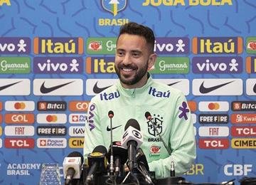 'É um clube que me ajudou muito na carreira, tenho dois Brasileirões lá que ficaram marcados, me deu a oportunidade de me mostrar para o Brasil', disse armador