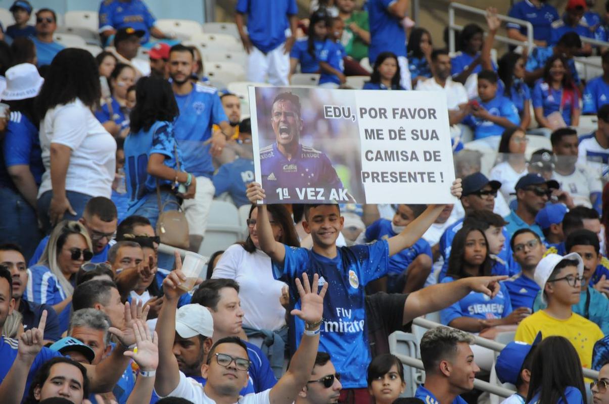 Cruzeiro x Bahia: fotos da torcida da Raposa no Mineiro