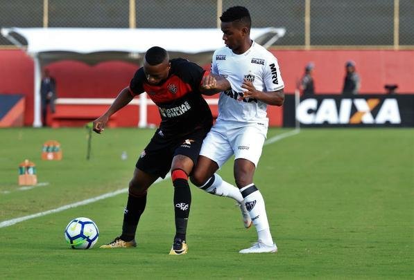 Vitória derrotou Atlético por 1 a 0, no Barradão, com gol de Léo Ceará