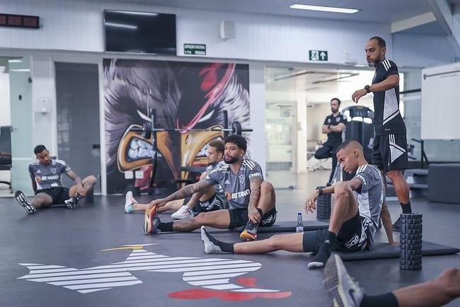 Atltico treina na Cidade do Galo sob o comando de Lucas Gonalves, tcnico interino permanente. Turco Mohamed foi demitido na manh desta sexta-feira (22).