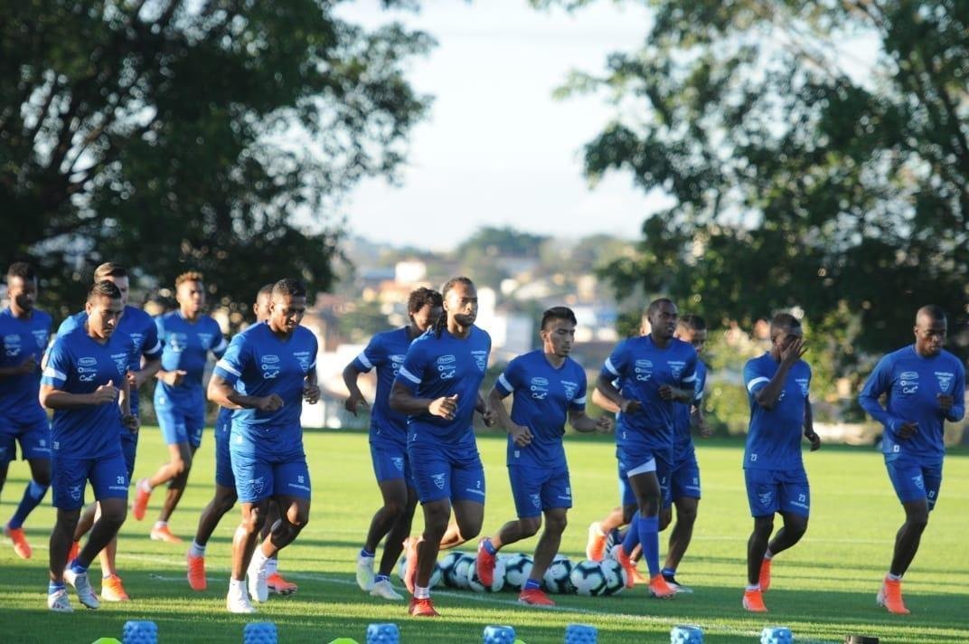 Seleo Equatoriana realizou primeiro treinamento na Toca da Raposa II nesta quinta-feira