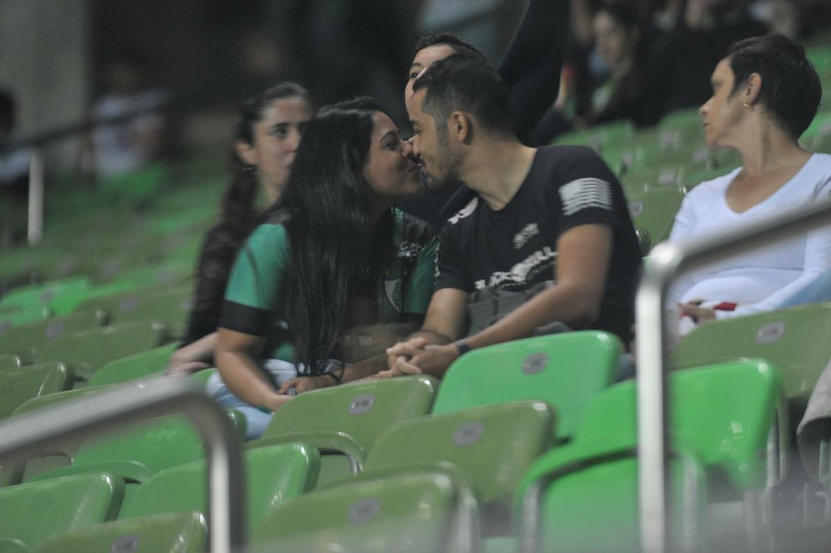 Torcedores do Amrica na partida contra o Internacional, no Independncia, pela 15 rodada do Brasileiro