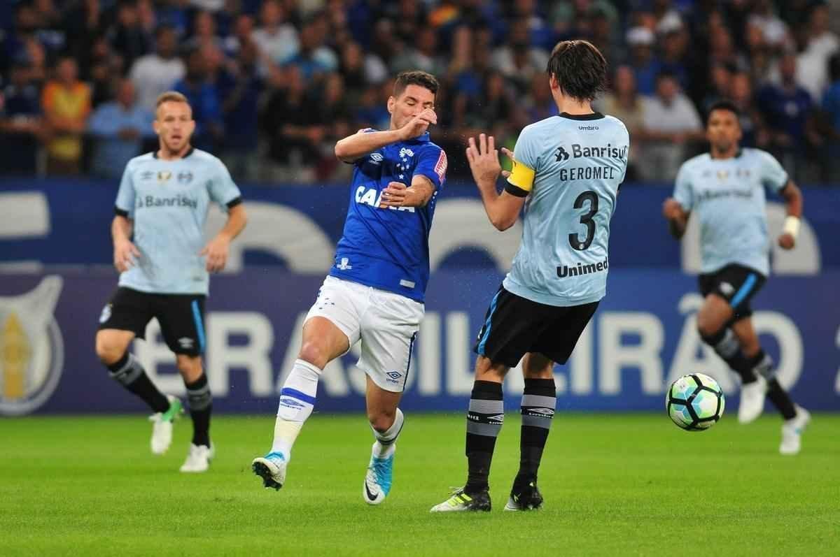 Imagens do jogo entre Cruzeiro e Grmio, pela 8 rodada do Campeonato Brasileiro, no Mineiro