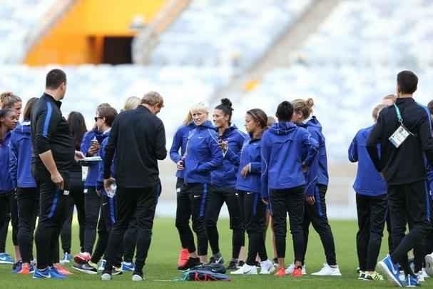 Americanas deram um show  parte, com acrobacias, brincadeiras e muitos selfies no Mineiro