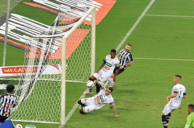 O Atltico recebeu o Athletic nesta tera-feira (15), no Mineiro, em Belo Horizonte. A partida, vlida pela 7 rodada do Campeonato Mineiro de 2022, marcou o centsimo jogo do goleiro Everson com a camisa do Galo.