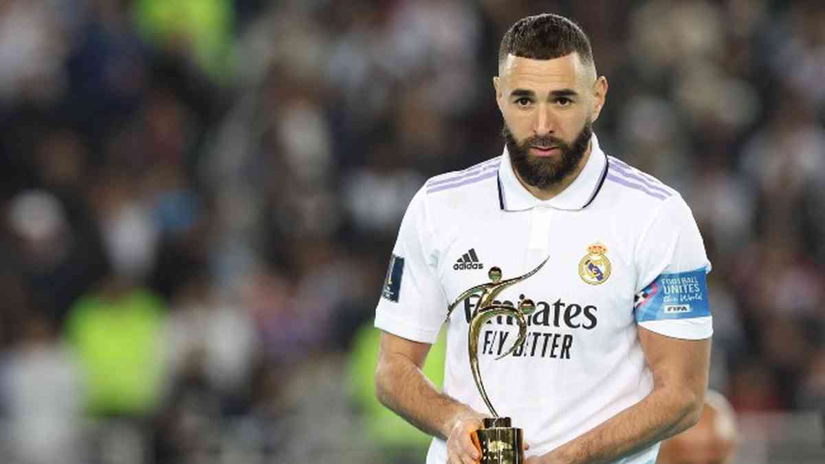 Benzema é eleito o melhor jogador do mundo; Vini Jr. é melhor