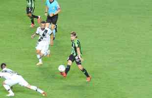 Fotos do duelo entre Amrica e Ponte Preta, no Independncia, em Belo Horizonte, em jogo de volta da quarta fase da Copa do Brasil