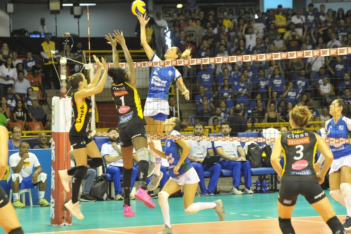 Minas x Praia: veja fotos da primeira partida da final