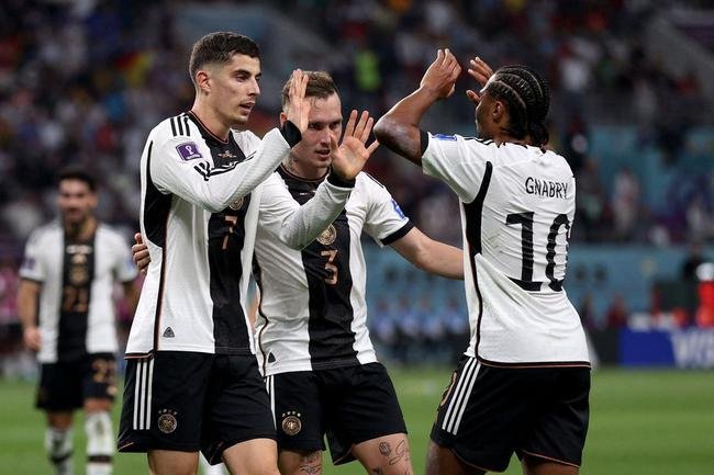 Pela primeira rodada do Grupo E da Copa do Mundo, Alemanha e Japo se enfrentam no  Estdio Internacional Khalifa, em Doha