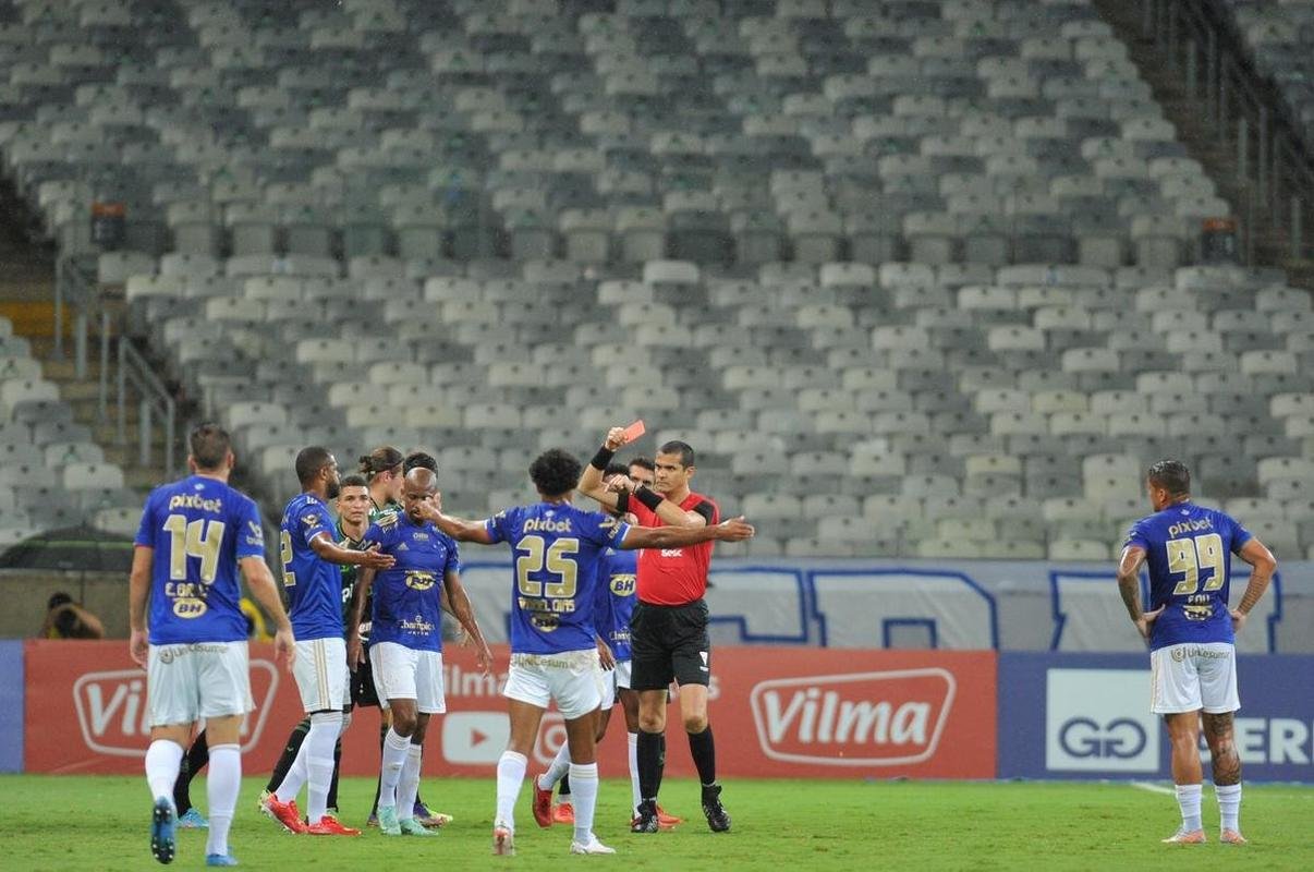 Fotos do cl�ssico entre Cruzeiro e Am�rica, no Mineir�o, em BH, pela 3� rodada do Campeonato Mineiro