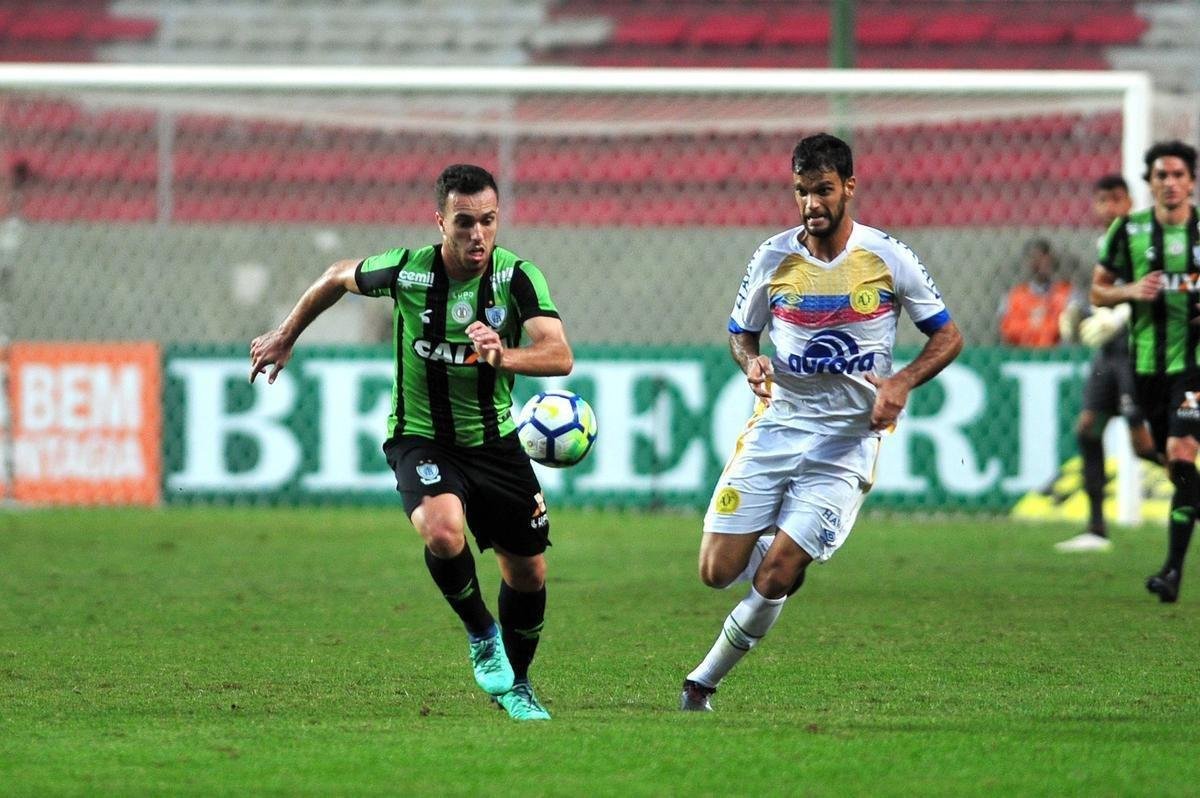Amrica e Chapecoense fizeram confronto direto por posies na tabela do Campeonato Brasileiro
