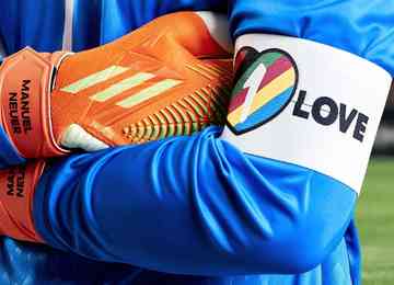 A Federação Internacional de Futebol (FIFA) proibiu o uso de braçadeiras "One love" em apoio à comunidade LGBTQIA+ na Copa do Mundo do Catar